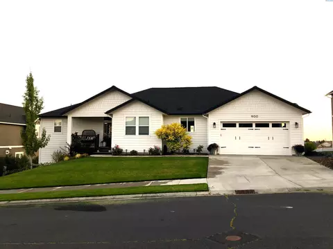 Exterior - 900 SW Finch Way, Pullman, WA 99163 photo 1 of 8