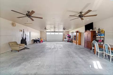 Exterior - 440 Tuck Rd, Eltopia, WA 99330 photo 3 of 15