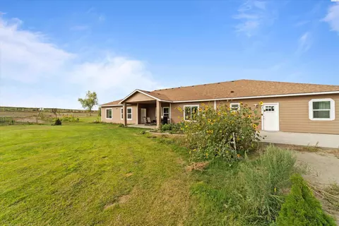 Exterior - 440 Tuck Rd, Eltopia, WA 99330 photo 7 of 15