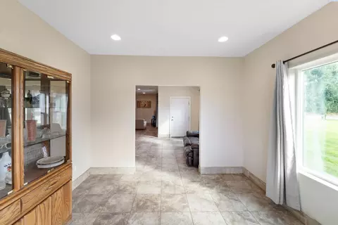 Entry Way - 440 Tuck Rd, Eltopia, WA 99330 photo 2 of 2