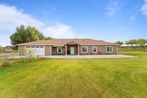 Exterior - 440 Tuck Rd, Eltopia, WA 99330 photo 13 of 15