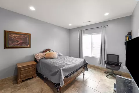 Bedroom - 440 Tuck Rd, Eltopia, WA 99330 photo 4 of 8
