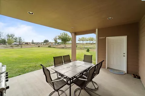 Exterior - 440 Tuck Rd, Eltopia, WA 99330 photo 5 of 15