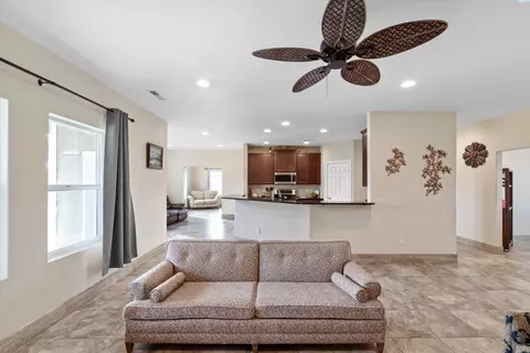 Living - 440 Tuck Rd, Eltopia, WA 99330 photo 4 of 5