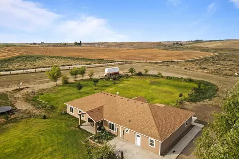 Exterior - 440 Tuck Rd, Eltopia, WA 99330 photo 12 of 15