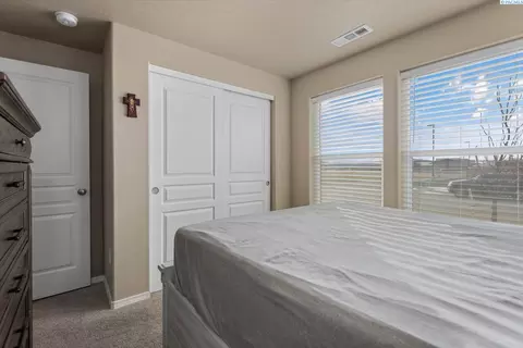 Bedroom - 3817 Road 80, Pasco, WA 99301 photo 4 of 5
