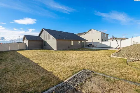 Exterior - 3817 Road 80, Pasco, WA 99301 photo 4 of 5
