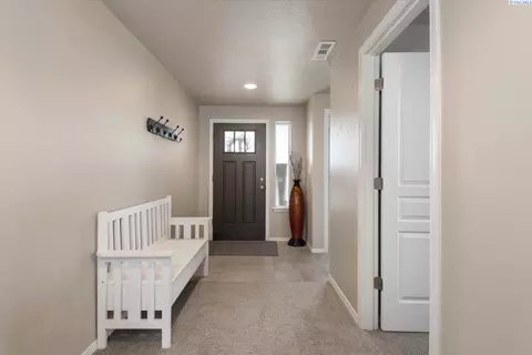 Entry Way - 3817 Road 80, Pasco, WA 99301 photo 1 of 1