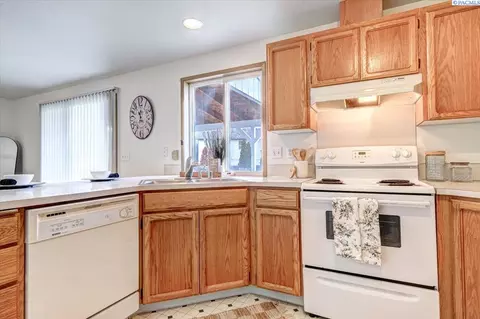 Kitchen - 6712 Ruth Dr, Pasco, WA 99301 photo 3 of 3