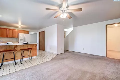 Bedroom - 6712 Ruth Dr, Pasco, WA 99301 photo 2 of 6