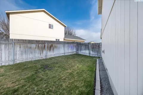 Exterior - 6712 Ruth Dr, Pasco, WA 99301 photo 10 of 11