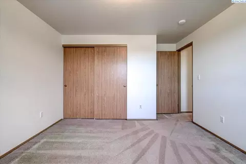 Bedroom - 6712 Ruth Dr, Pasco, WA 99301 photo 6 of 6