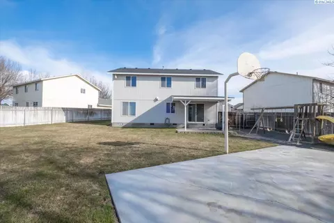 Exterior - 6712 Ruth Dr, Pasco, WA 99301 photo 6 of 11