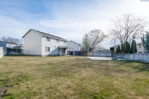 Exterior - 6712 Ruth Dr, Pasco, WA 99301 photo 8 of 11