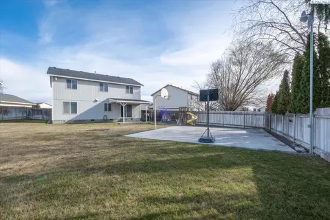 Exterior - 6712 Ruth Dr, Pasco, WA 99301 photo 7 of 11
