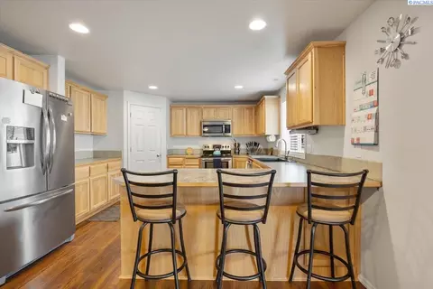 Kitchen - 5519 Johnson Dr, Pasco, WA 99301 photo 1 of 3