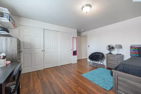 Bedroom - 5519 Johnson Dr, Pasco, WA 99301 photo 2 of 7