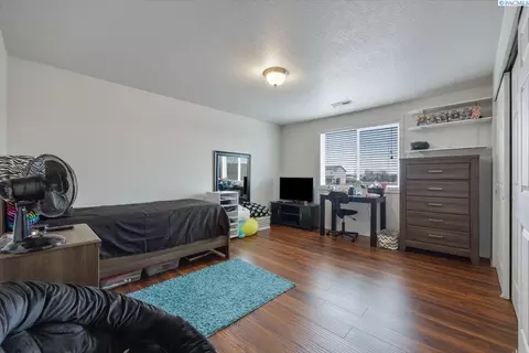 Bedroom - 5519 Johnson Dr, Pasco, WA 99301 photo 3 of 7