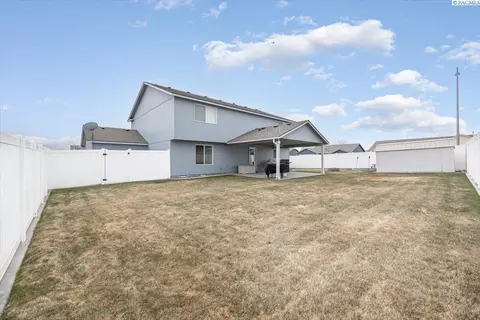 Exterior - 5519 Johnson Dr, Pasco, WA 99301 photo 3 of 5