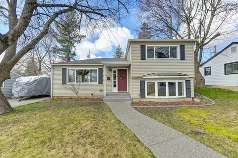 Exterior - 935 NW Charlotte, Pullman, WA 99163 photo 11 of 12