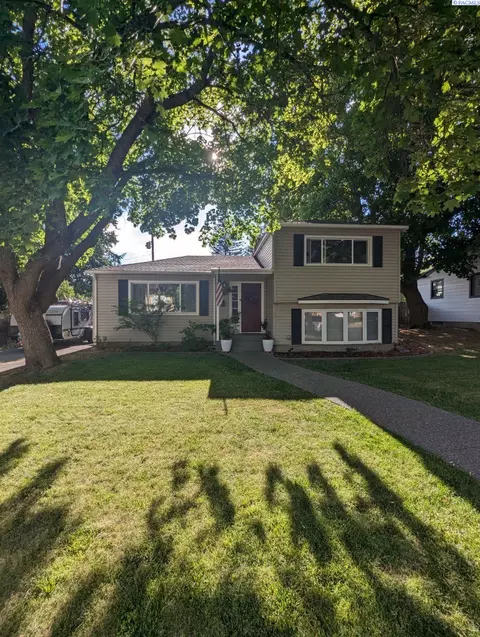 Exterior - 935 NW Charlotte, Pullman, WA 99163 photo 12 of 12