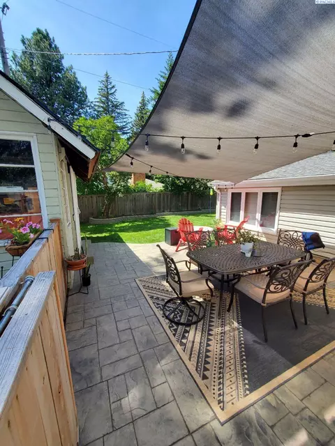 Exterior - 935 NW Charlotte, Pullman, WA 99163 photo 9 of 12