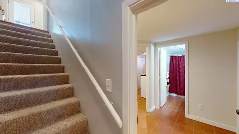 Entry Way - 1210 NW Orion Dr, Pullman, WA 99163 photo 1 of 1