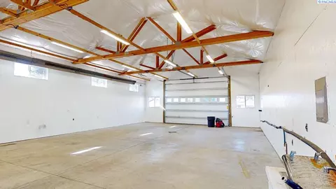 Exterior - 1210 NW Orion Dr, Pullman, WA 99163 photo 3 of 13