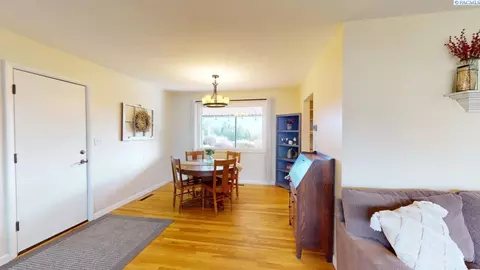 Dining - 1210 NW Orion Dr, Pullman, WA 99163 photo 1 of 5