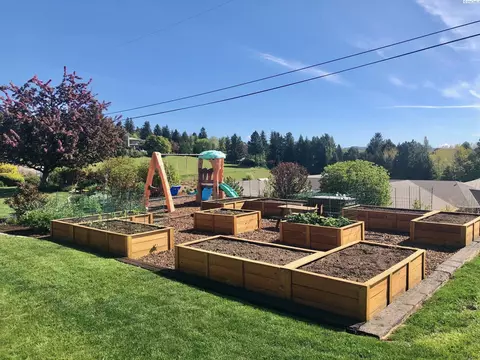 Exterior - 1210 NW Orion Dr, Pullman, WA 99163 photo 10 of 13