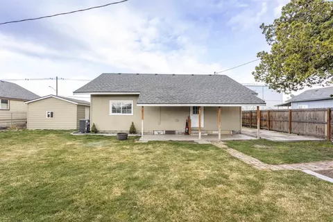 Exterior - 616 W A St, Pasco, WA 99301 photo 7 of 13