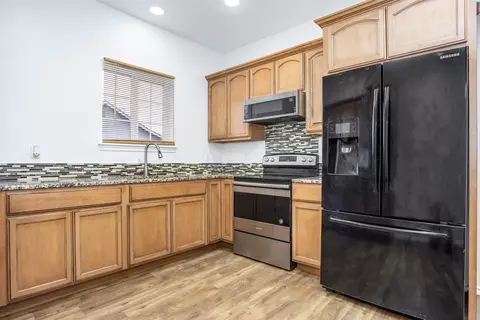 Kitchen - 616 W A St, Pasco, WA 99301 photo 2 of 4