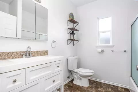 Bath - 616 W A St, Pasco, WA 99301 photo 3 of 4
