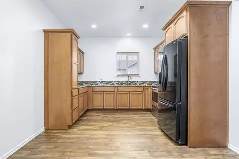 Kitchen - 616 W A St, Pasco, WA 99301 photo 3 of 4
