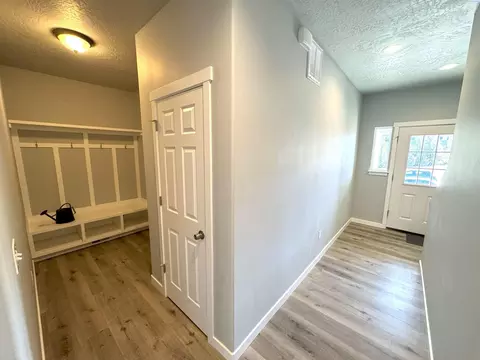 Entry Way - 1338 SW Sw Ctr, Pullman, WA 99163 photo 4 of 5