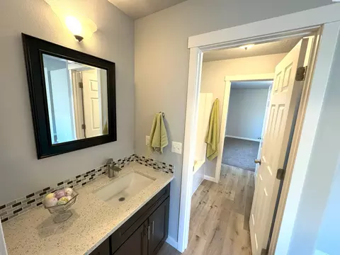 Bath - 1338 SW Sw Ctr, Pullman, WA 99163 photo 3 of 7