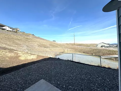 Exterior - 1338 SW Sw Ctr, Pullman, WA 99163 photo 2 of 7