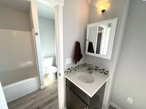 Bath - 1338 SW Sw Ctr, Pullman, WA 99163 photo 7 of 7