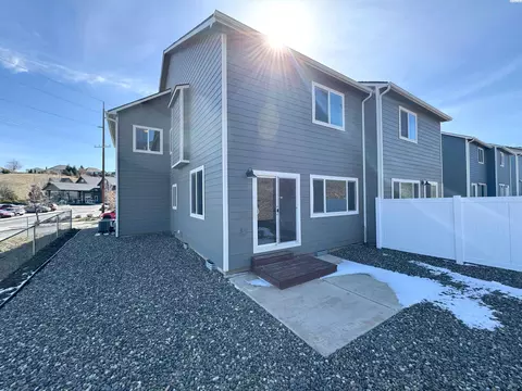 Exterior - 1338 SW Sw Ctr, Pullman, WA 99163 photo 4 of 7