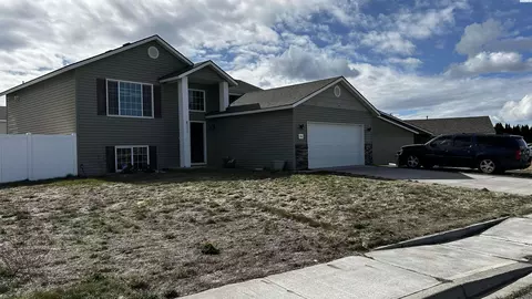 7804 Three Rivers, Pasco, WA 99301 photo 2