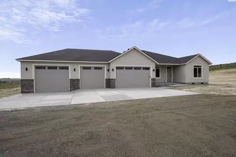200 Spur Ct, Eltopia, WA 99330 photo 2