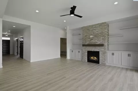200 Spur Ct, Eltopia, WA 99330 photo 4