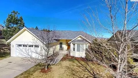 970 SW Crestview St, Pullman, WA 99163 photo 1