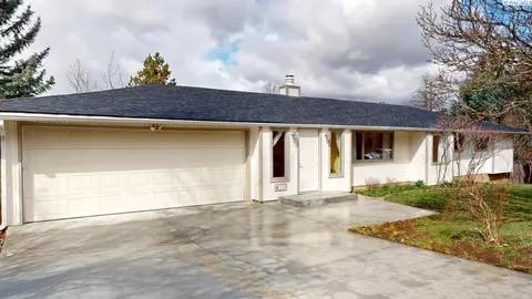 710 SW Mies St, Pullman, WA 99163 photo 1