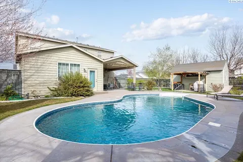 4804 Malaga Dr, Pasco, WA 99301 photo 1