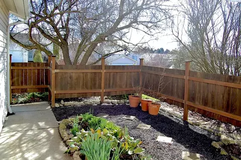 Exterior - 1615 NW Arcadia Dr, Pullman, WA 99163 photo 9 of 9