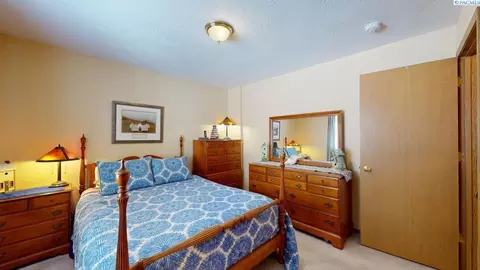 Bedroom - 1615 NW Arcadia Dr, Pullman, WA 99163 photo 1 of 6