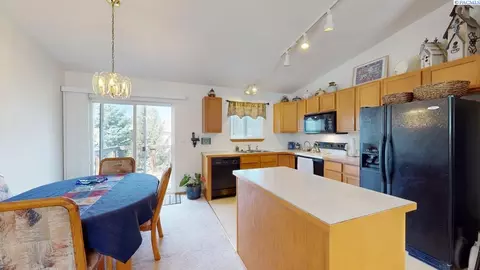 Kitchen - 1615 NW Arcadia Dr, Pullman, WA 99163 photo 1 of 3
