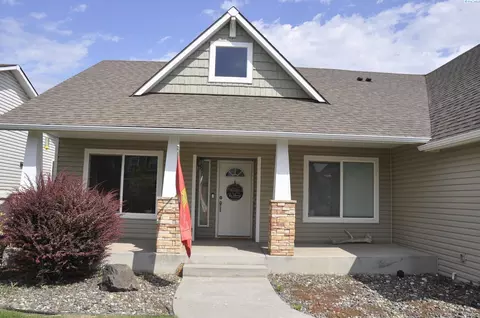 Exterior - 1100 SW Latour Peak St, Pullman, WA 99163 photo 2 of 7
