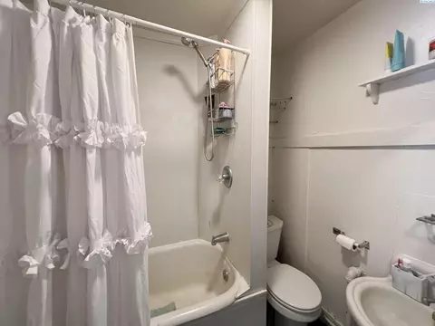 Bath - 925 NE Monroe, Pullman, WA 99163 photo 1 of 3